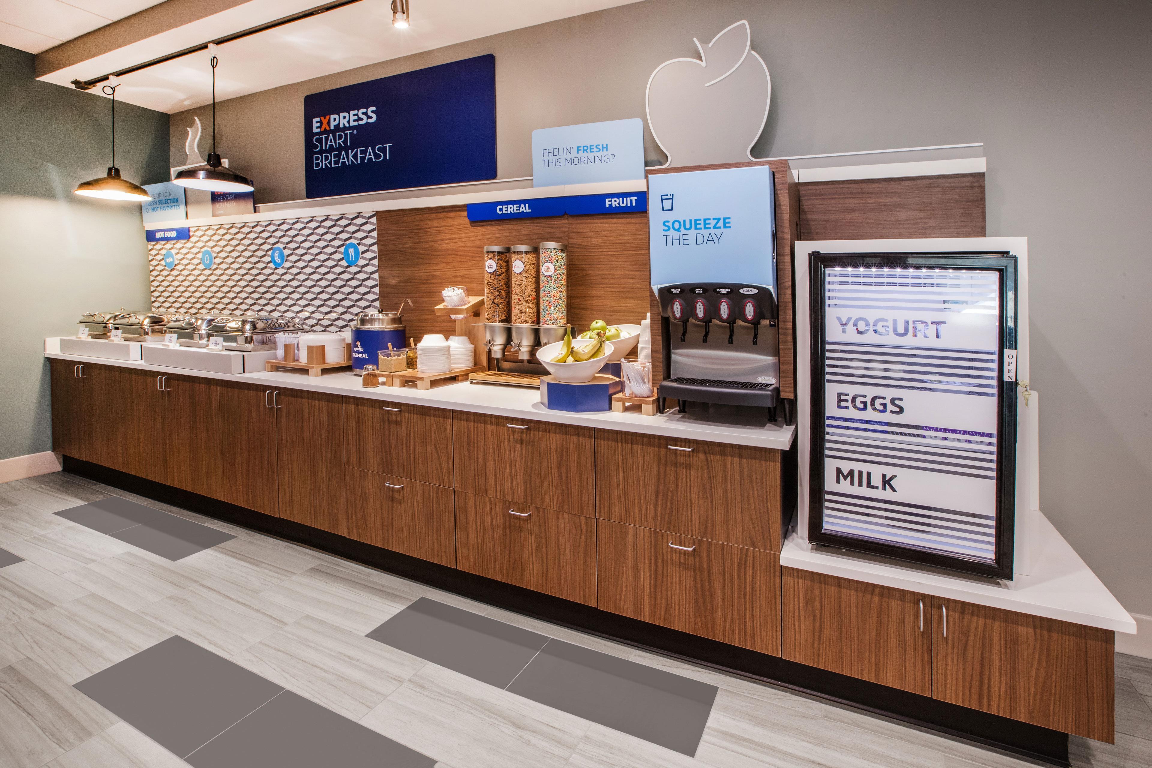 Holiday Inn Express Pembroke By Ihg Eksteriør billede