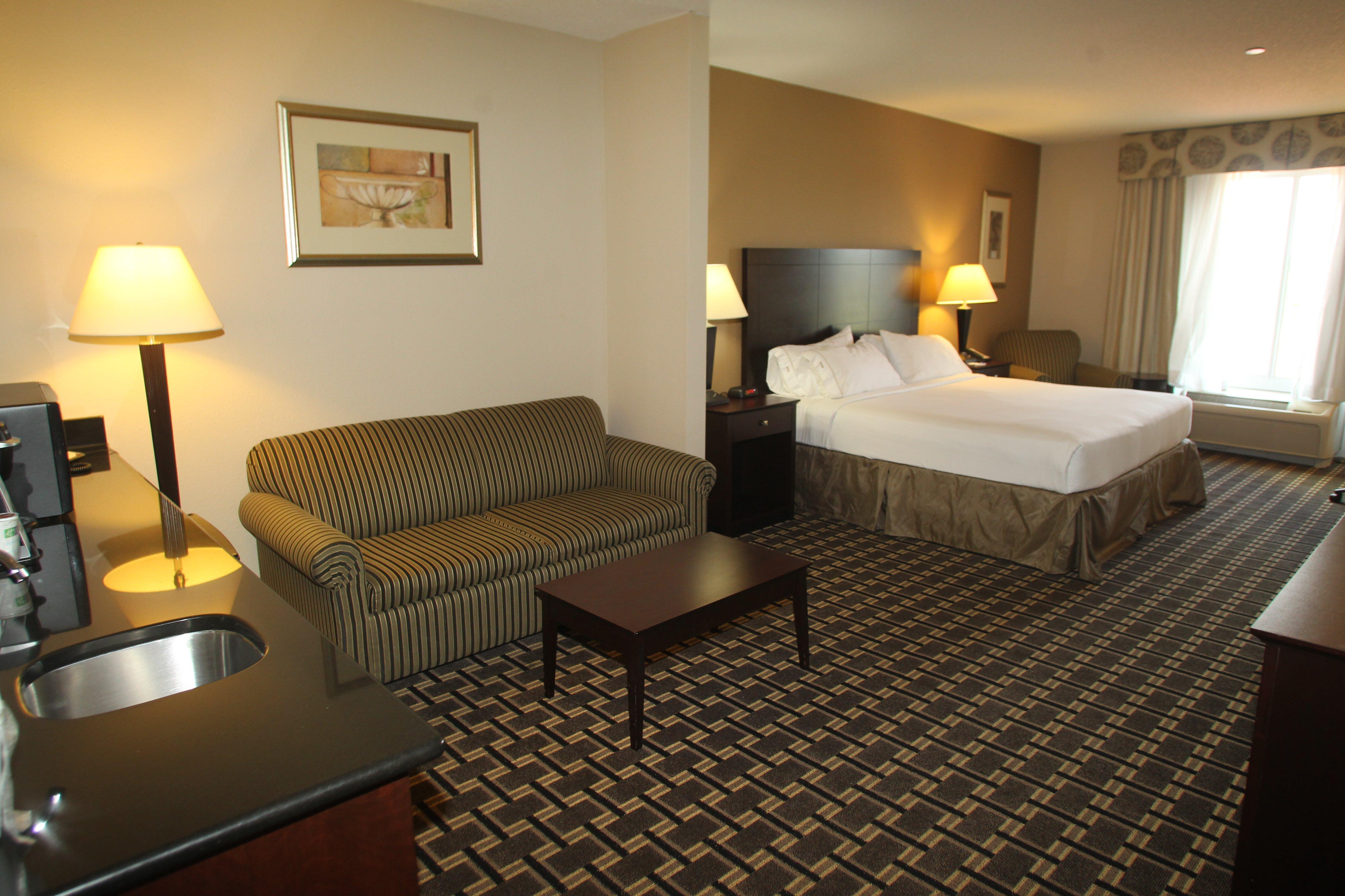 Holiday Inn Express Pembroke By Ihg Eksteriør billede