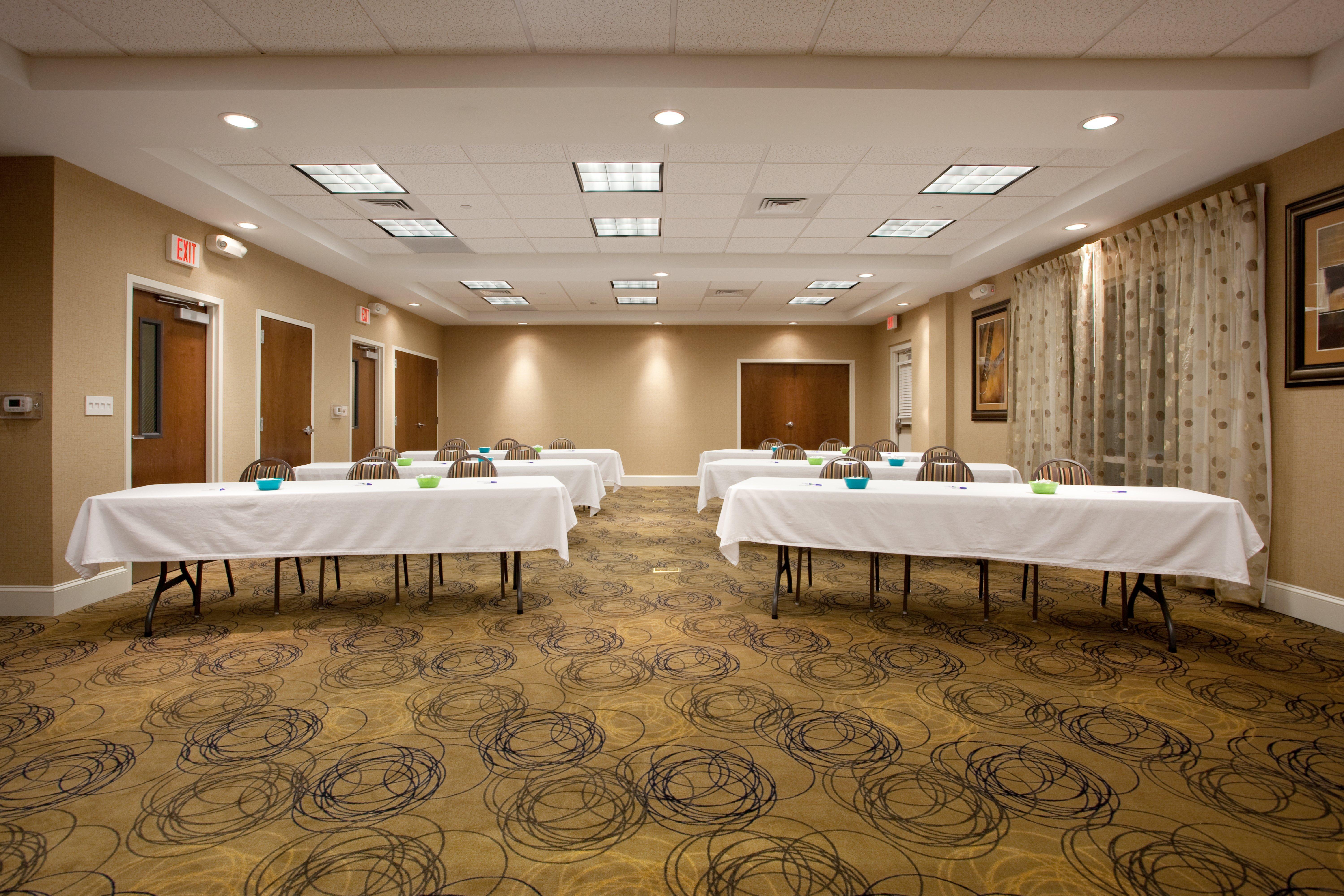 Holiday Inn Express Pembroke By Ihg Eksteriør billede