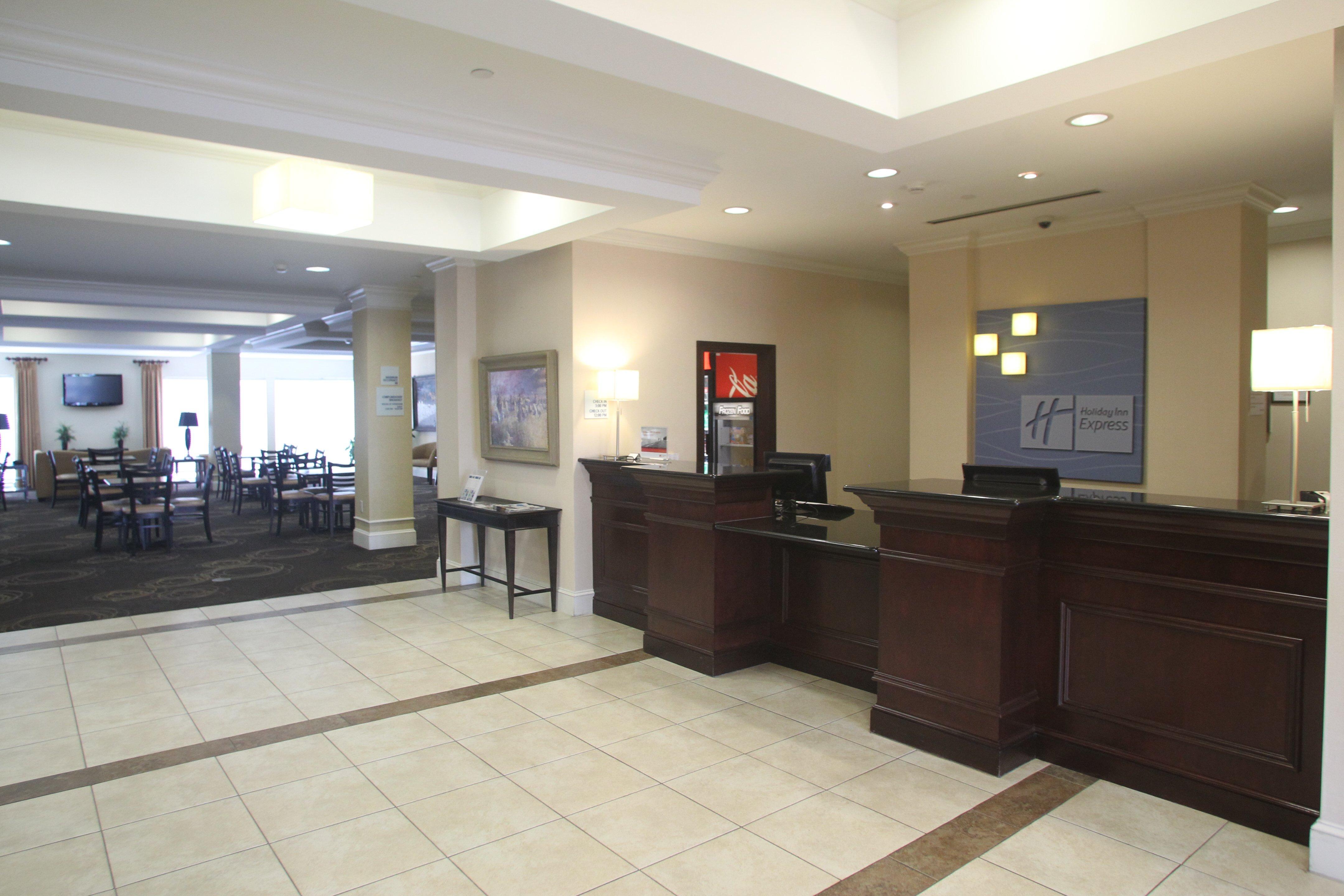 Holiday Inn Express Pembroke By Ihg Eksteriør billede