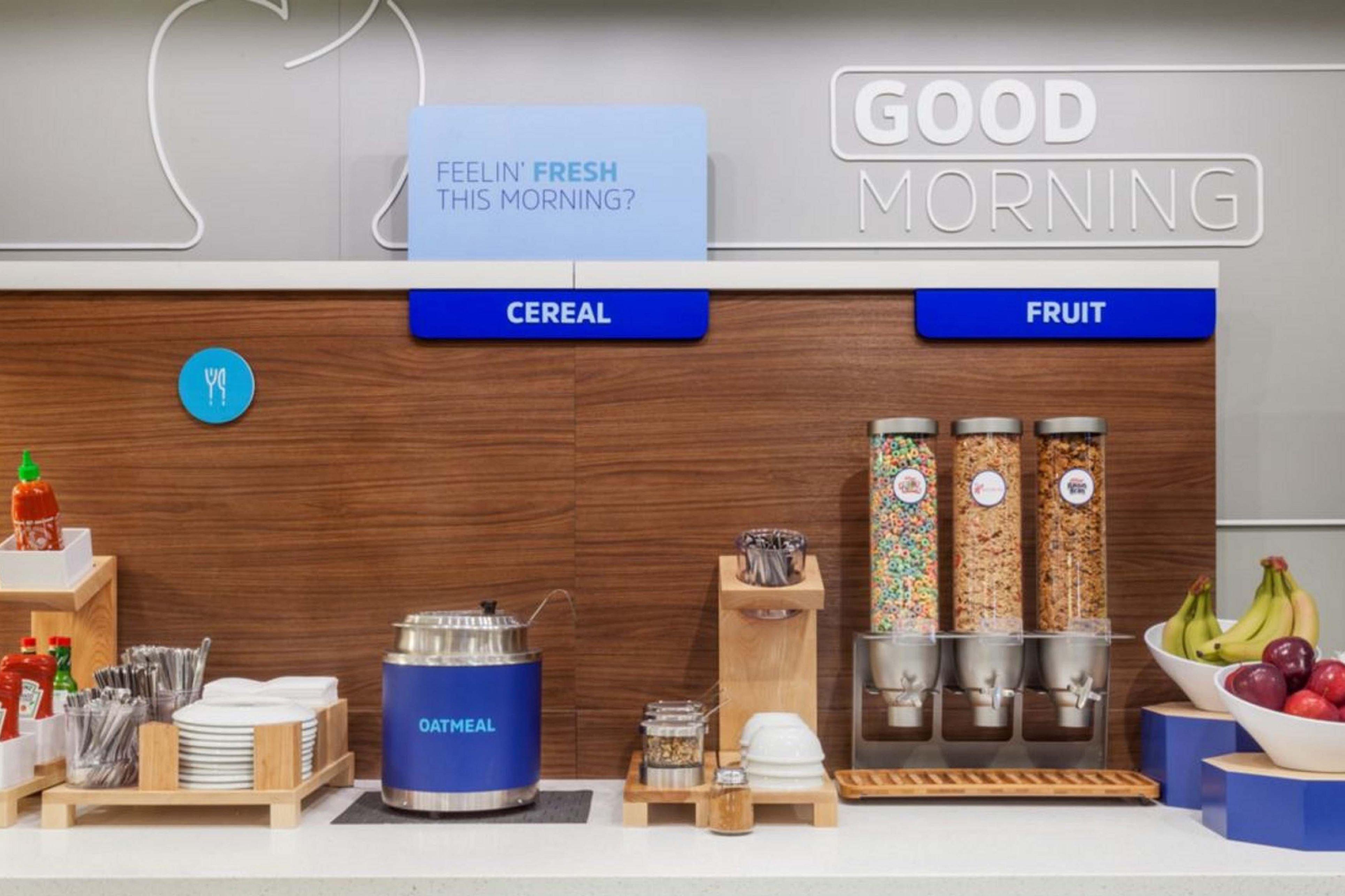 Holiday Inn Express Pembroke By Ihg Eksteriør billede