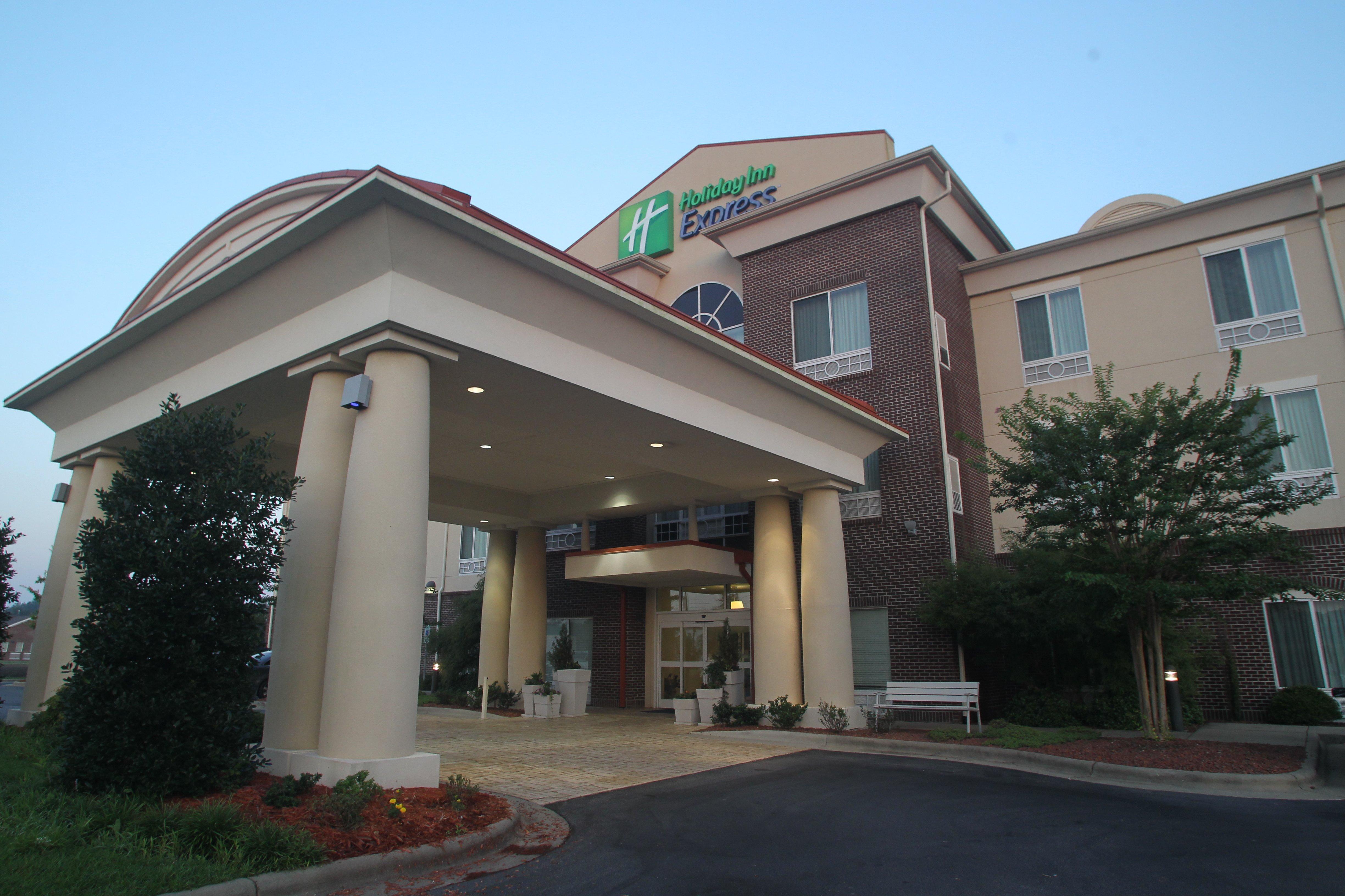Holiday Inn Express Pembroke By Ihg Eksteriør billede