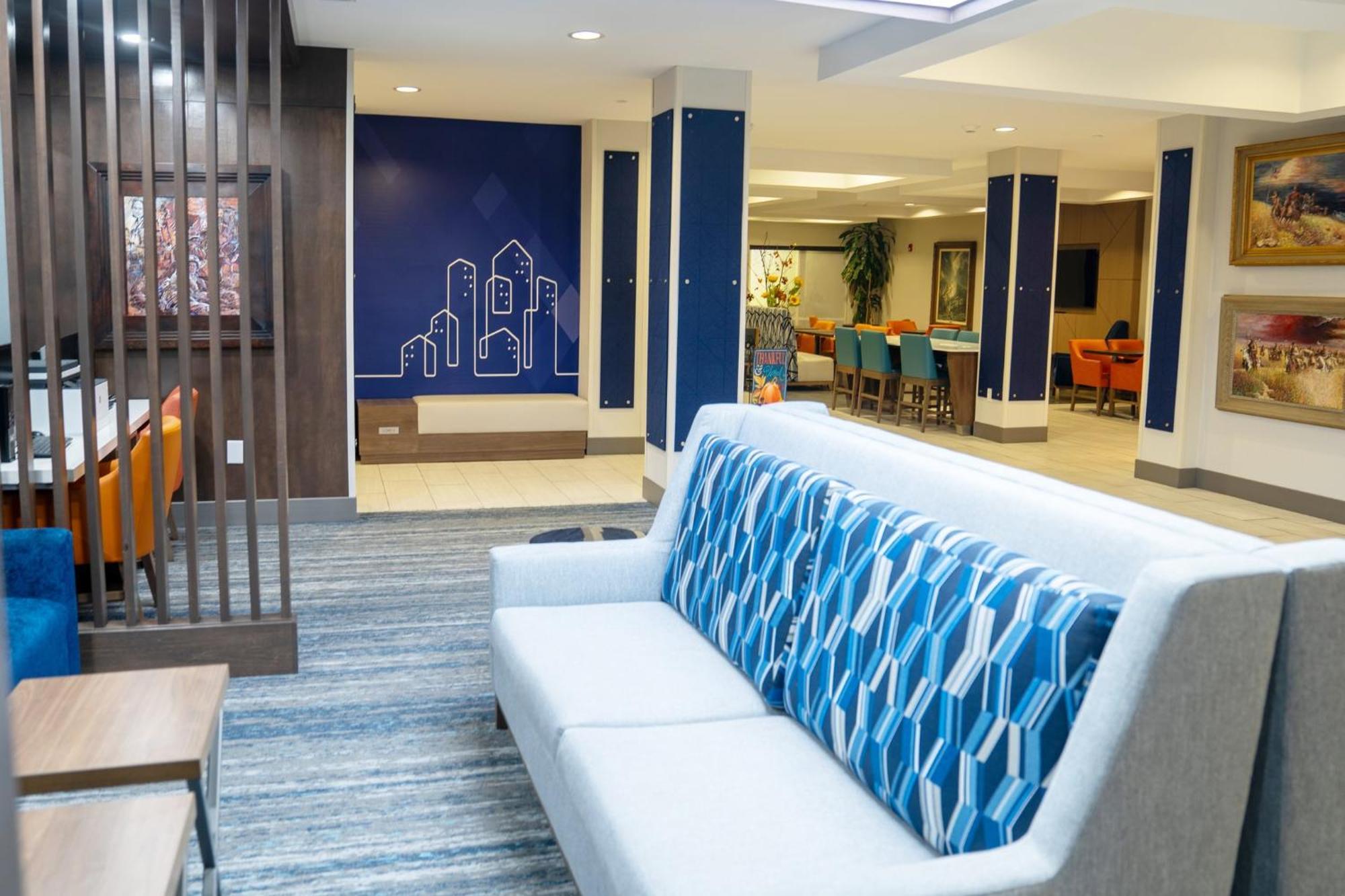 Holiday Inn Express Pembroke By Ihg Eksteriør billede