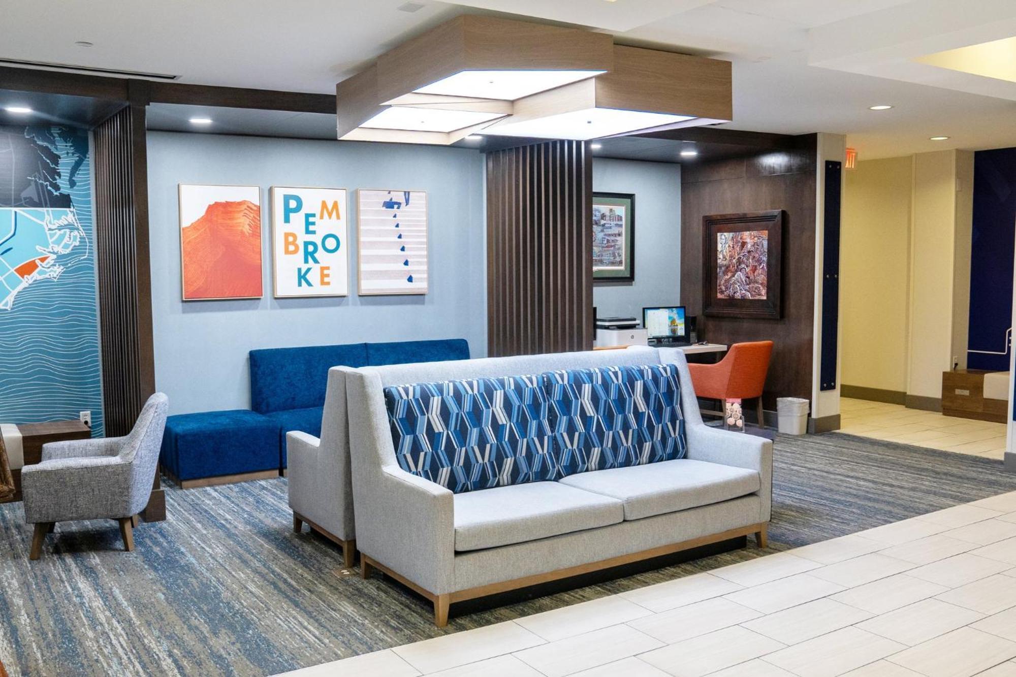Holiday Inn Express Pembroke By Ihg Eksteriør billede