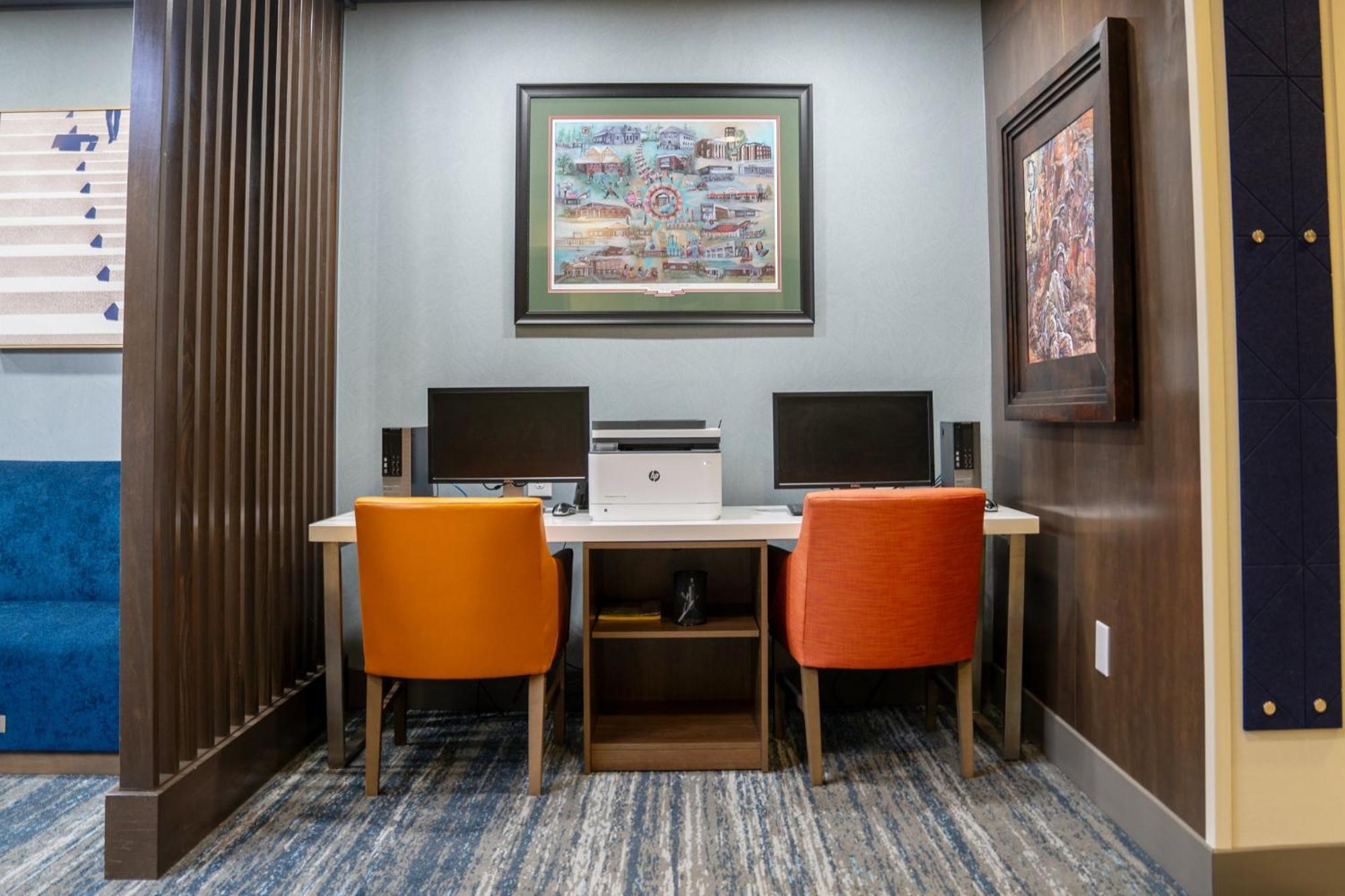 Holiday Inn Express Pembroke By Ihg Eksteriør billede