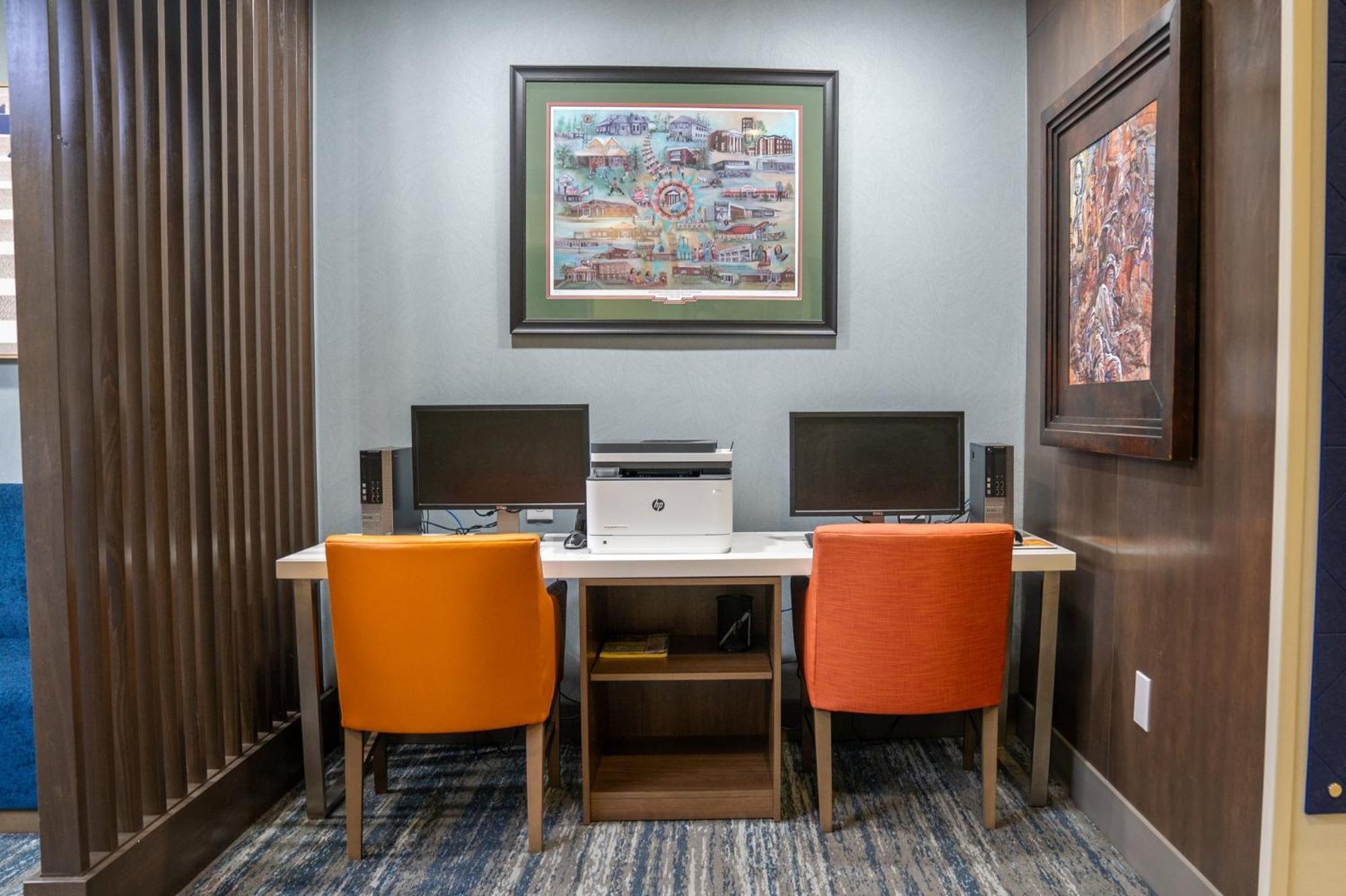 Holiday Inn Express Pembroke By Ihg Eksteriør billede