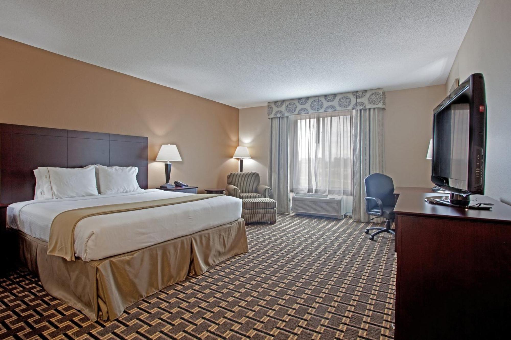 Holiday Inn Express Pembroke By Ihg Eksteriør billede