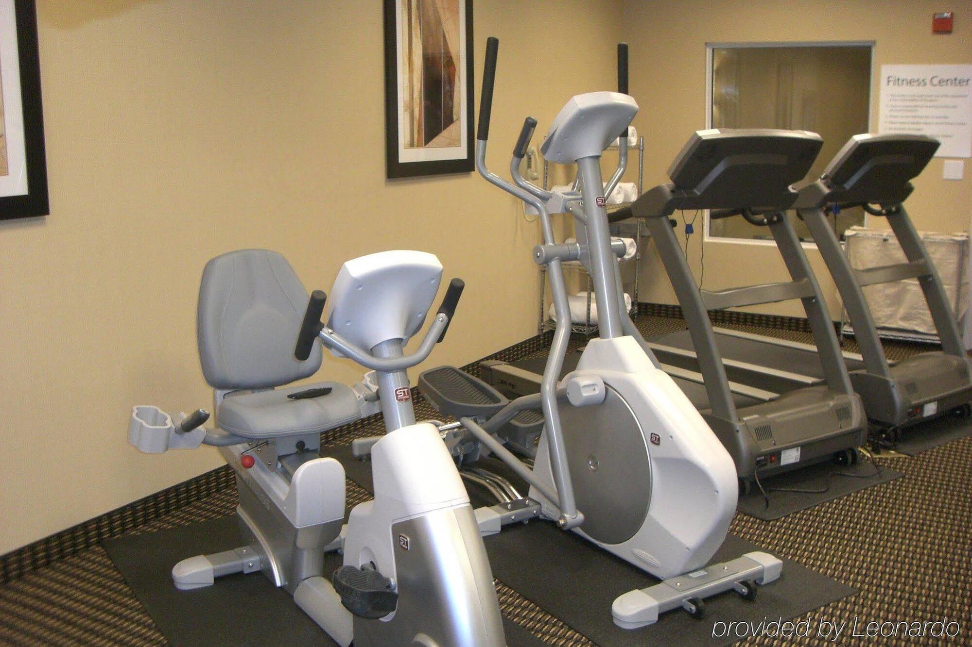 Holiday Inn Express Pembroke By Ihg Eksteriør billede